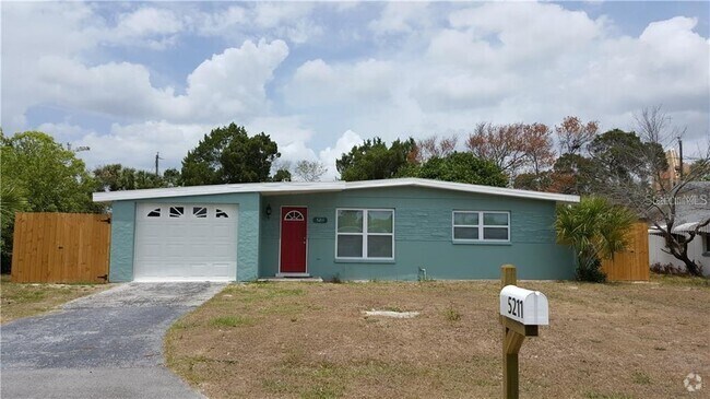 Building Photo - 5211 Hemlock Dr Rental