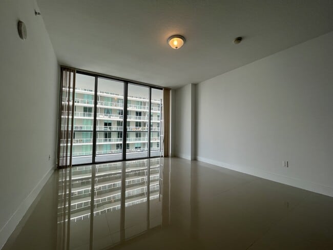 Photo - 79 SW 12th St