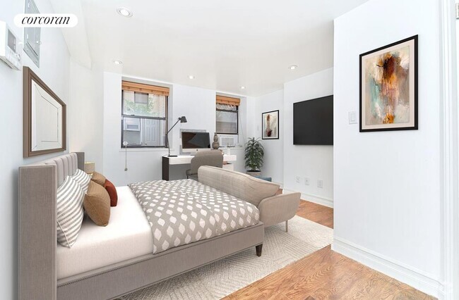 Building Photo - 226 W 13th St Rental