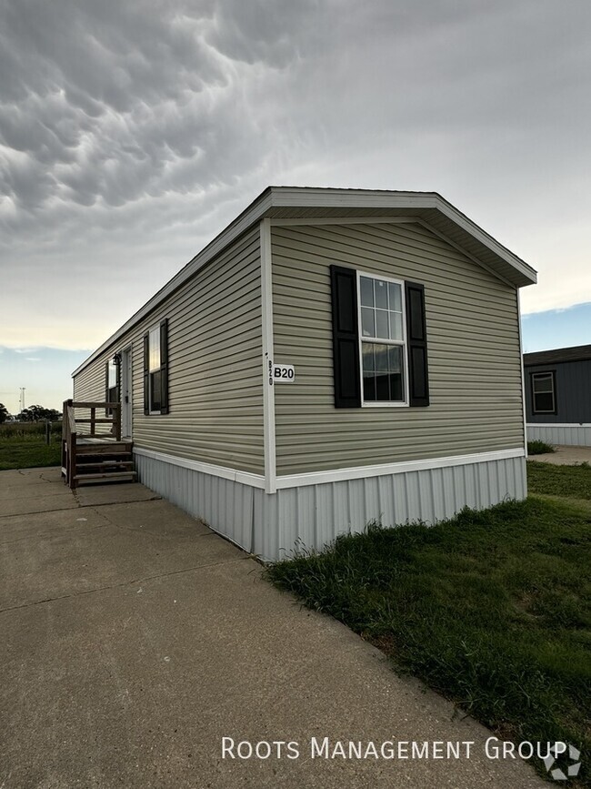 Building Photo - Home Available to Lease or Purchase - Appl...