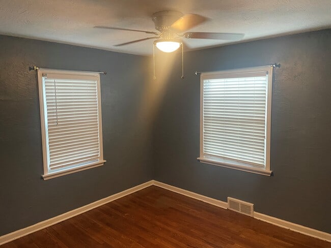 Photo - 4807 Rainbow Blvd