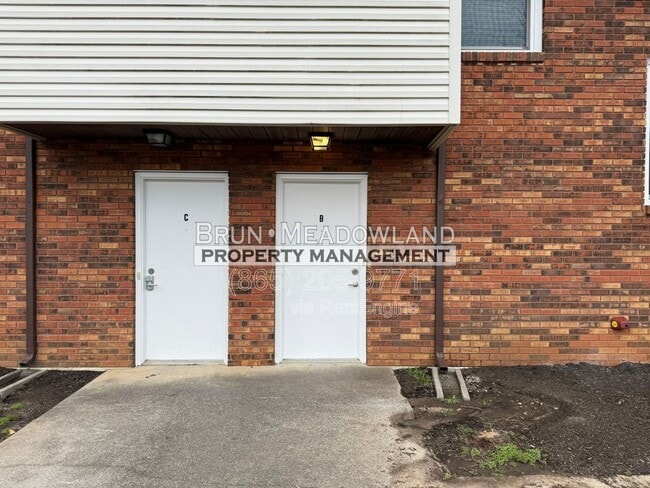 Photo - 2023 Belle Terra Rd Unit B