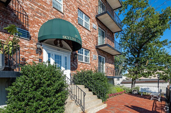 Skyline Terrace Apartments