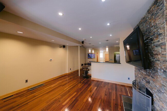 Photo - 252 S Washington Ave