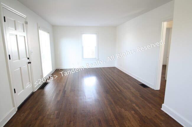 Photo - 720 Powers Ave