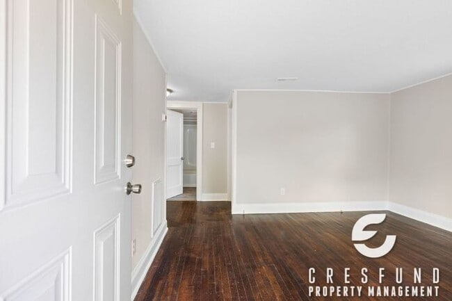 Photo - Bright and Cozy Cottage Style 2 Bedroom 1 ...