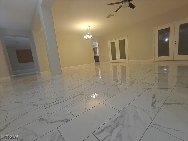 Photo - 492 Grassrange Ln