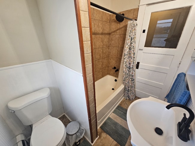 Photo - 14 Finady Ave