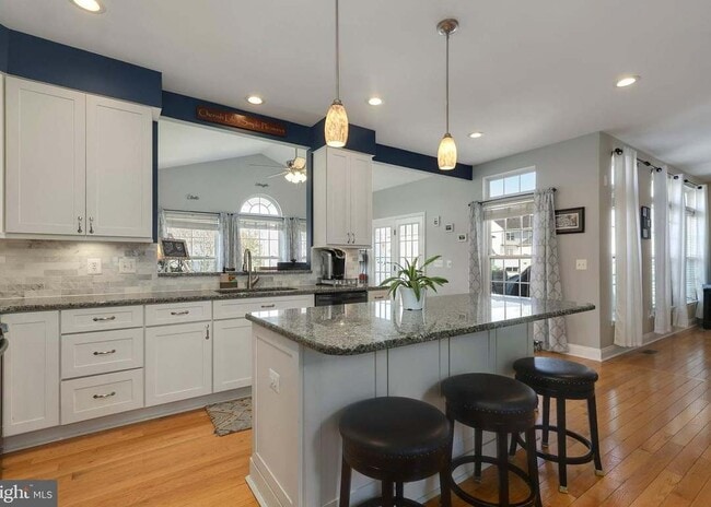 Photo - 6805 Rathbone Pl