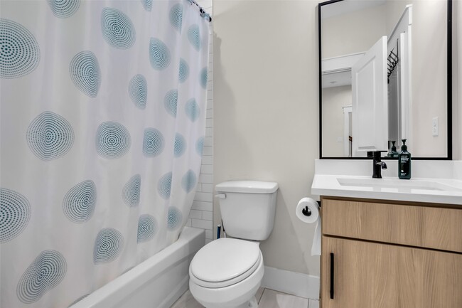 Photo - 5303 Donovan Gdns Ln