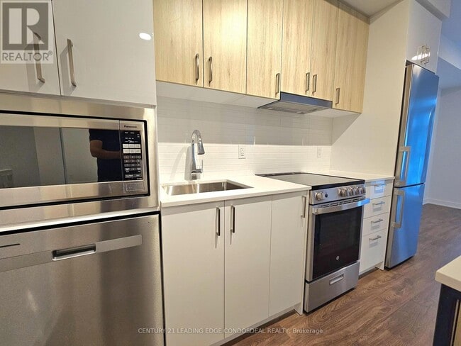 Photo - 30 Upper Mall Wy Unit 419