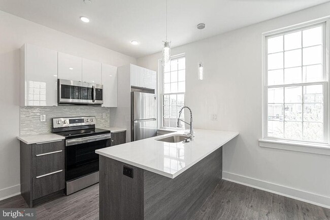 Building Photo - 2623 Christian St Unit 302 Rental