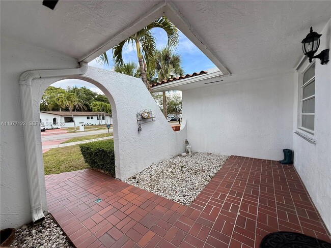 Photo - 16665 SW 93rd Ct