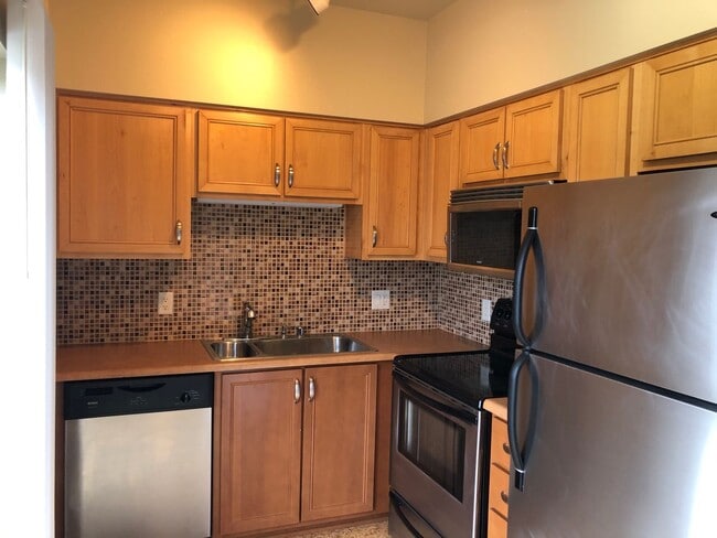 Photo - Fairhaven Harris Square Studio Condo For Rent in Historic Fairhaven