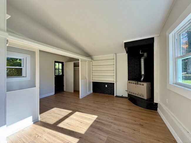 Photo - 41 Waterbury Rd Unidad B1