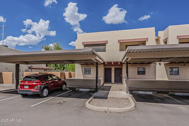 Building Photo - 1028 S Ash Ave Unit 4