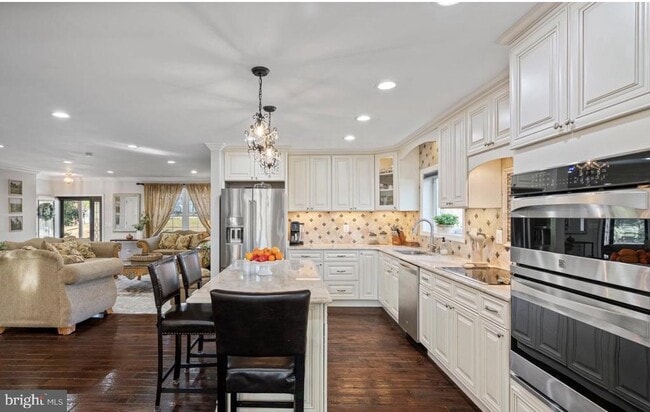 Building Photo - 11611 Vale Rd