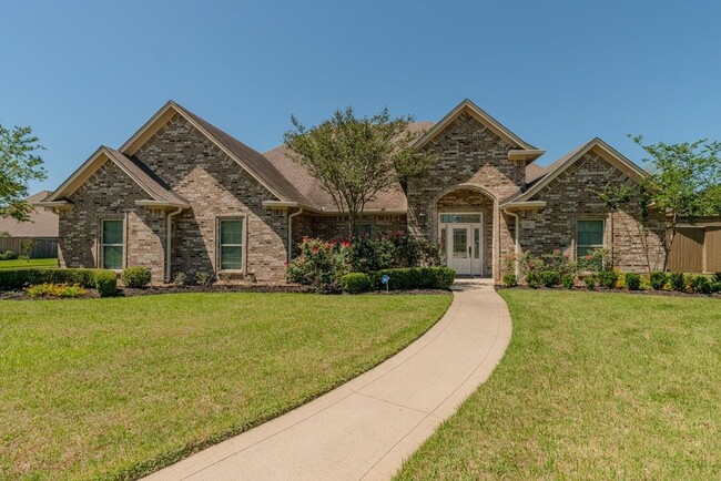 Photo - 313 Winding Brook Dr