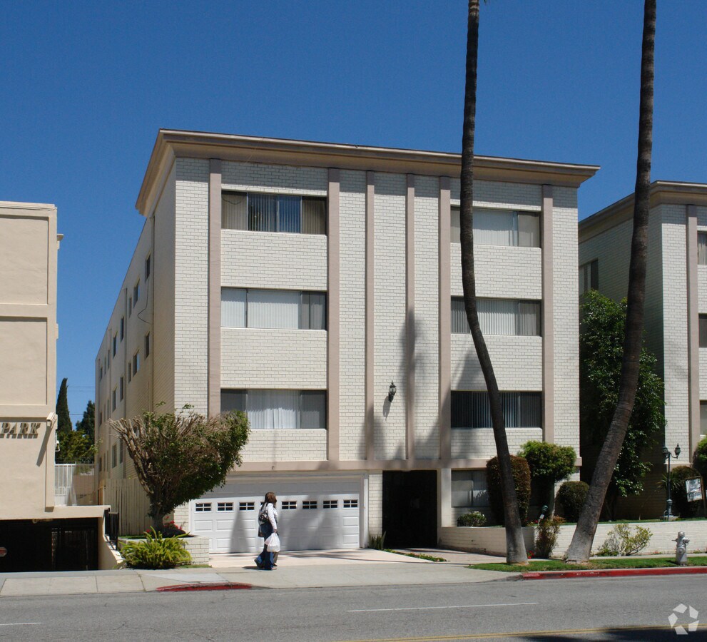 Photo - 232 N Crescent Dr Apartments
