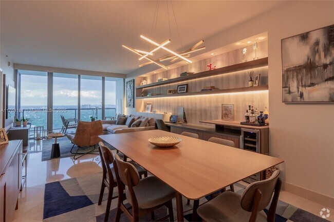 Building Photo - 601 NE 36th St Unit # 2604 Rental