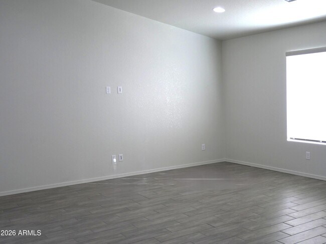 Photo - 1696 Tenen Pass Dr