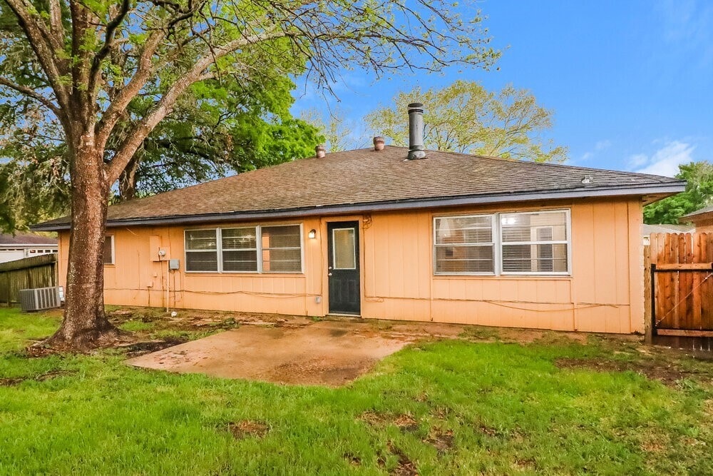 Photo - 19402 San Gabriel Dr