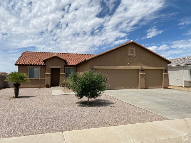 Building Photo - Exceptional 4BR/2BA Home in Magma Ranch! T...