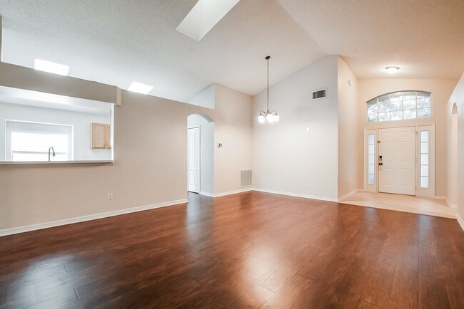 92 Pine Forest Pl