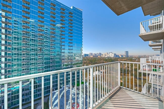 Building Photo - 5925 Almeda Rd Unit 11608 Rental