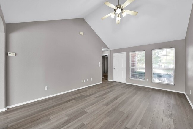 Photo - 2214 Shady Tree Ln