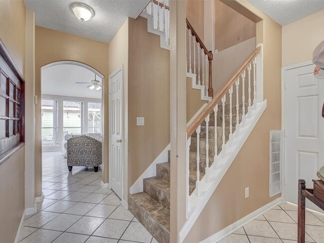 Photo - 8422 Tavenor Ln