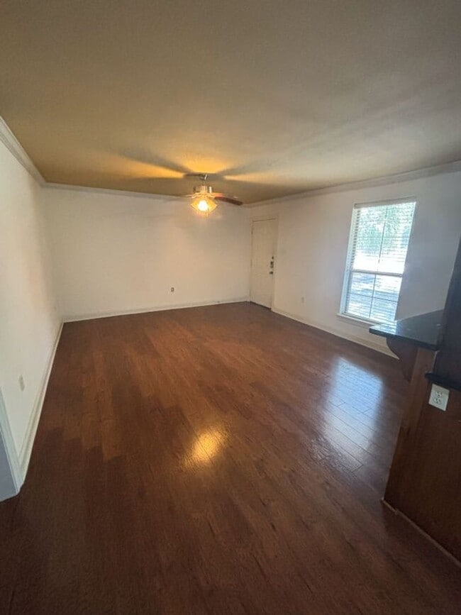 Photo - 1290 Park Blvd