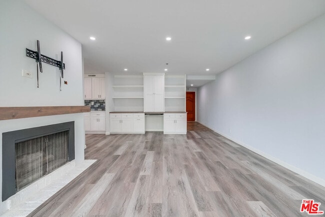 Photo - 230 S Catalina Ave Unit 102