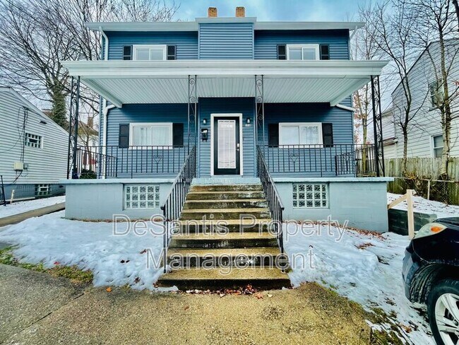 Photo - 1712 State St Unit 2