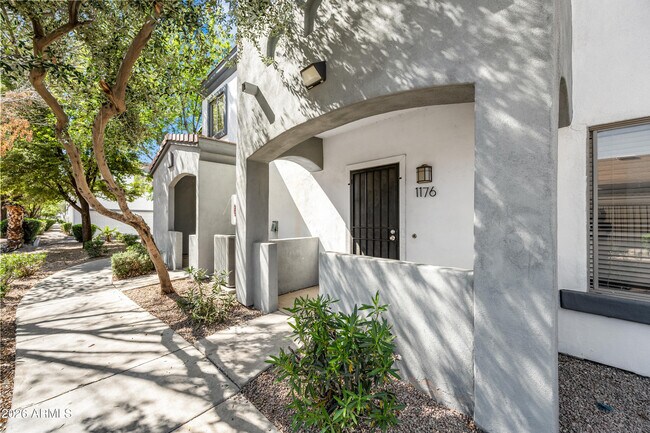 Building Photo - 4608 W Maryland Ave Unit 1176