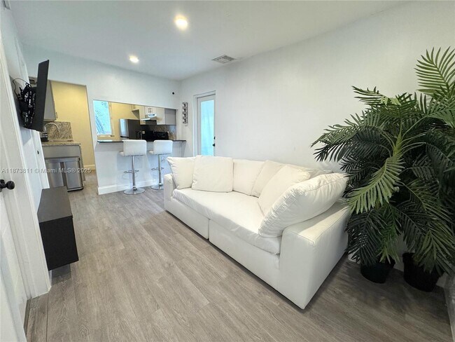 Photo - 174 NE 55th St Unit Upstairs