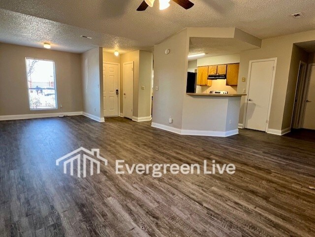 Photo - 105 Pembroke Ct