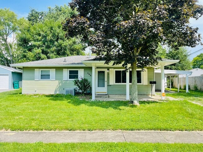 Building Photo - 3 Bedroom Brownsburg Home!