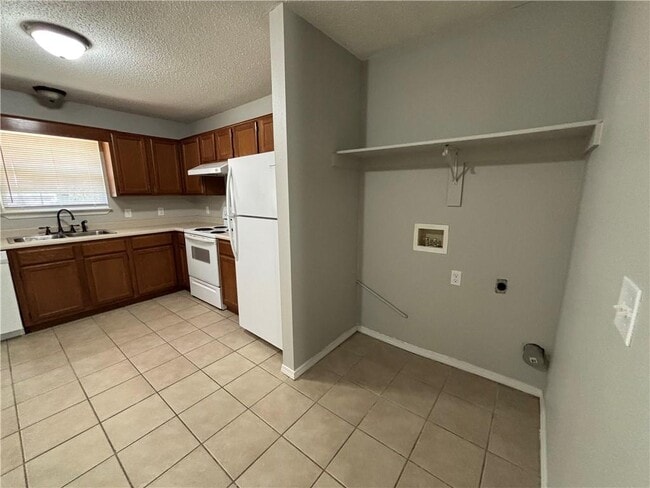 Photo - 3409 SW Victoria Pl