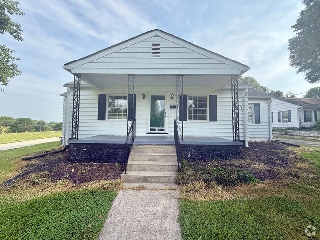 Building Photo - Three bedroom, 1 bath house in Graham