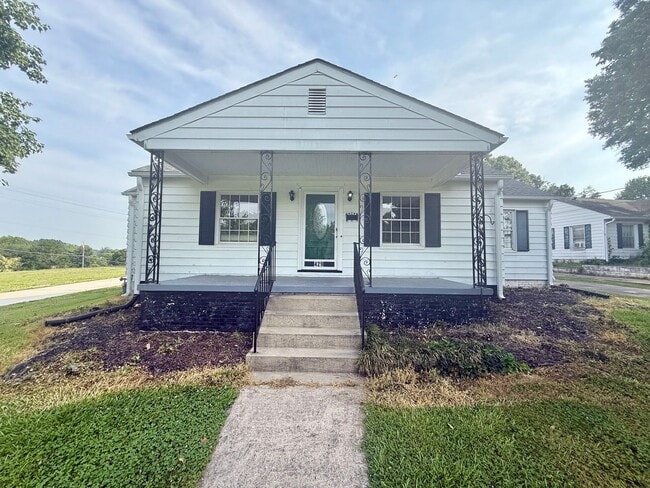 Three bedroom, 1 bath house in Graham - Three bedroom, 1 bath house in Graham