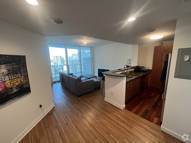 Building Photo - 300 S Biscayne Blvd Unit 3405 Rental