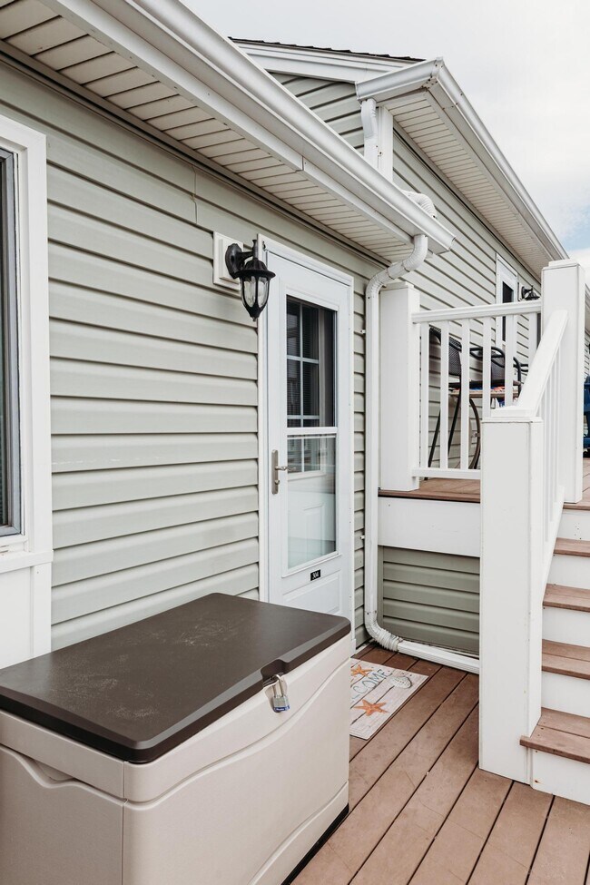 189 E Grand Ave Unit 304