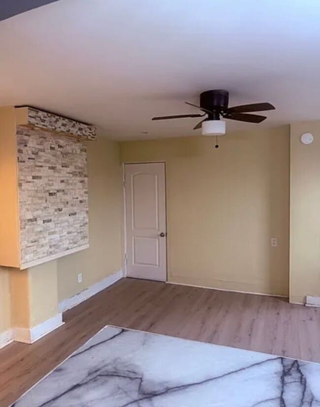 Photo - 430-432 Norwich Avenue Unit 430