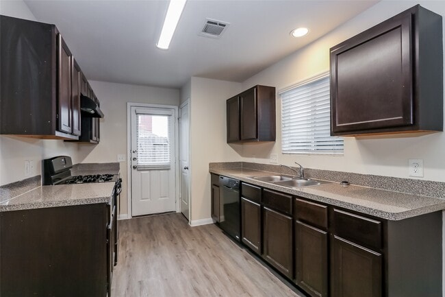 Building Photo - 5463 Plantation Forest Dr Rental