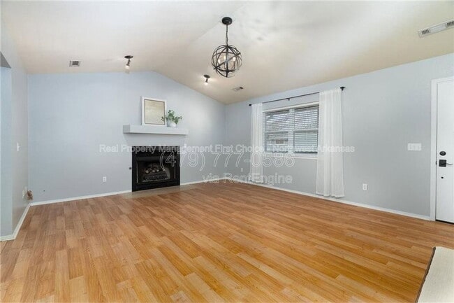 Photo - 3231 Shale St