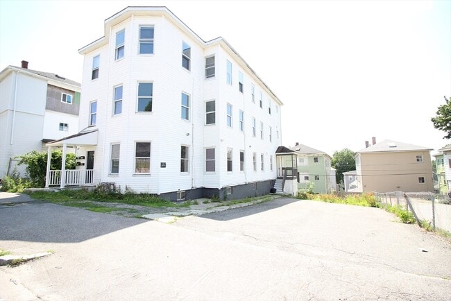 Building Photo - 82 Fox St Unit 2