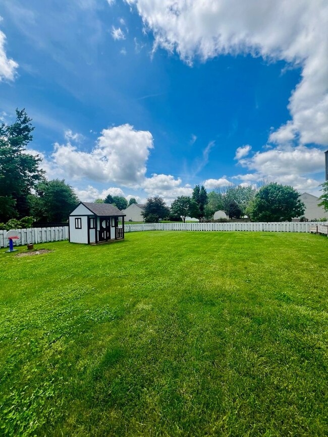 Photo - Beautiful 4 Bedroom Home in a Cul-De-Sac