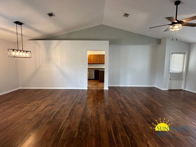 Photo - Pet Friendly Charming 3-Bedroom Home in Navarre!