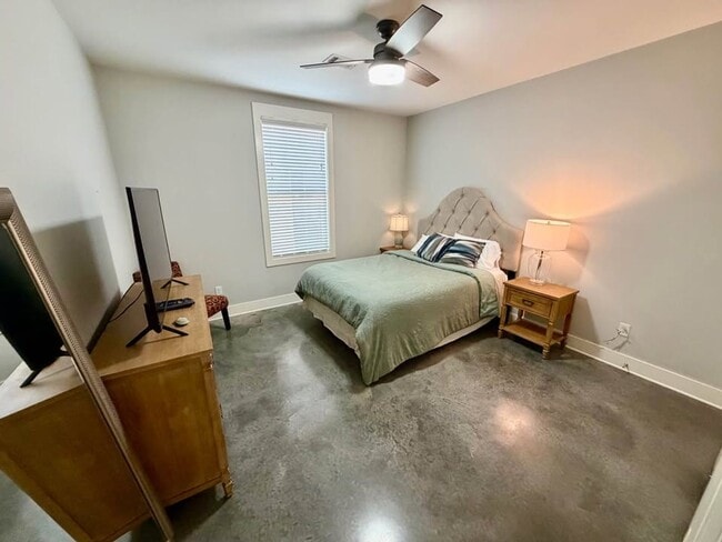 Photo - 306 W 6th St Unidad 306 W 6th ST